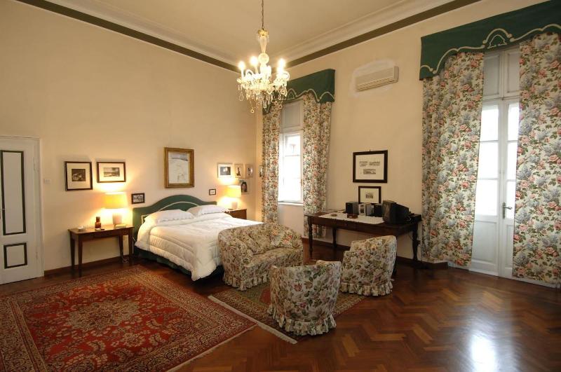 Palazzo Arrivabene B&B - Oda