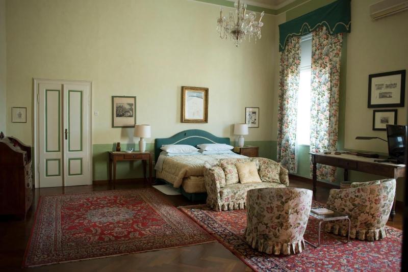 Palazzo Arrivabene B&B - Oda