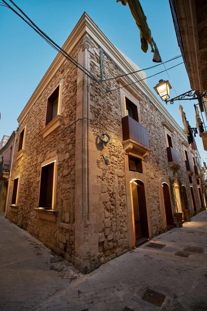 Palazzo Salomone - Genel