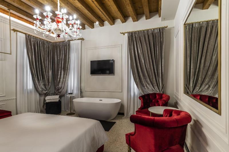 San Maurizio Luxury Suites - Oda