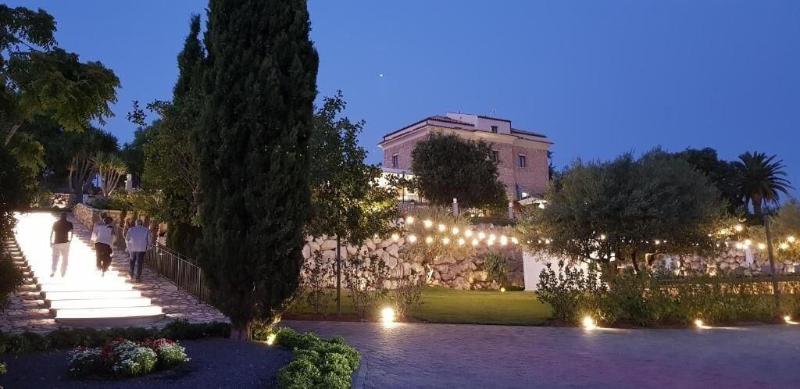Hotel Villa Flora Relais - Genel