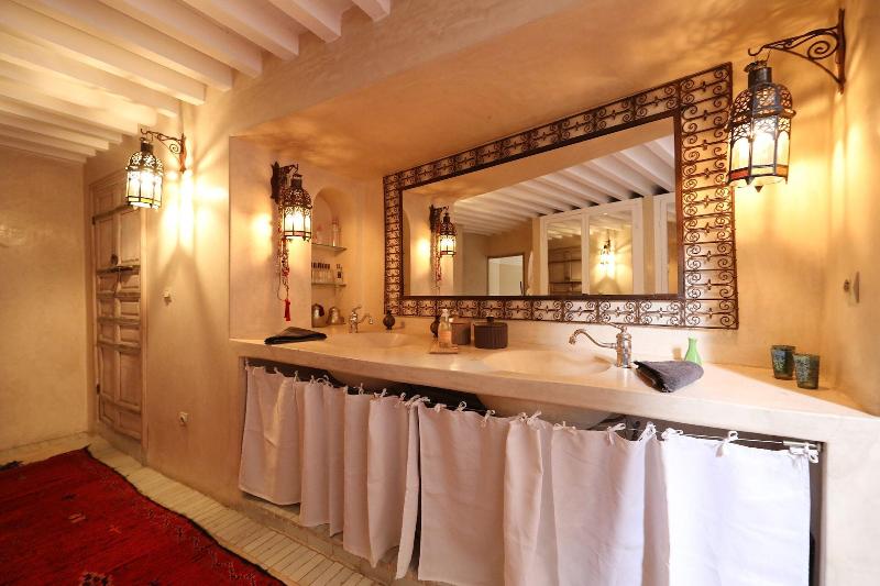 Riad Les Hirondelles Boutique Hotel - Oda