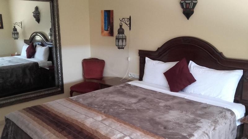 Riad Tanjil - Oda