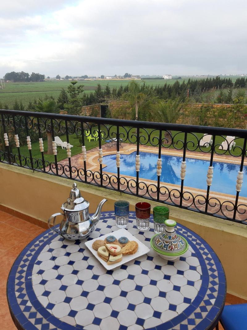 Riad Tanjil - Oda