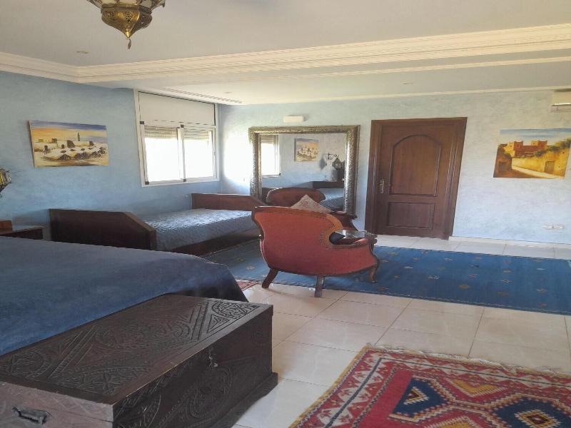Riad Tanjil - Oda