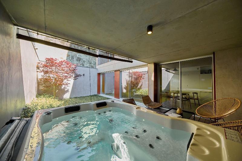 Aparthotel Oporto Anselmo - Havuz