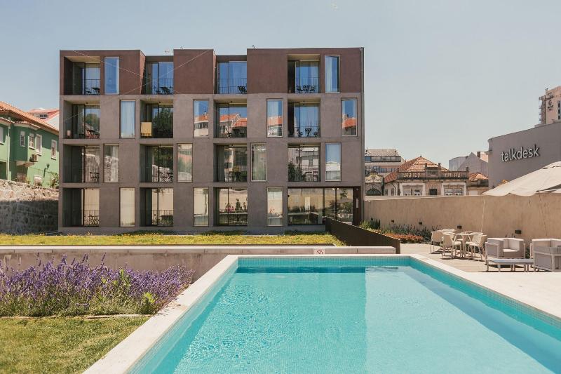 Aparthotel Oporto Anselmo - Havuz
