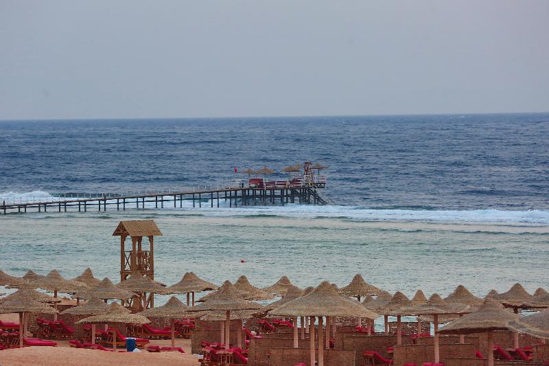 Charmillion Sea Life Resort - Plaj