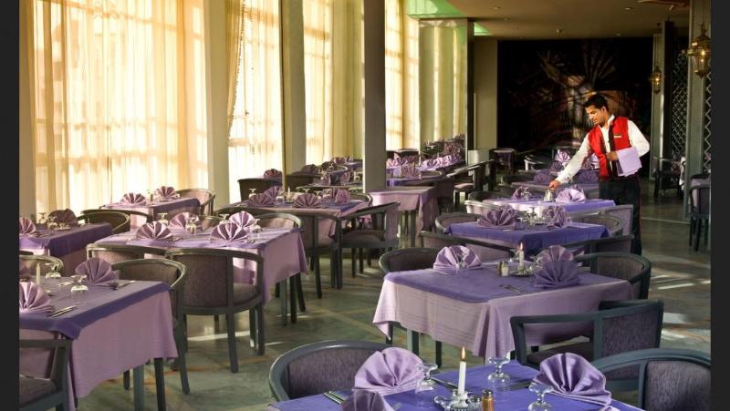Riviera Hotel - Restoran