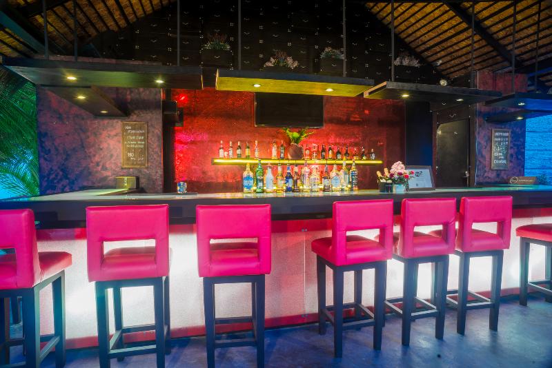 Weekender Resort - Bar