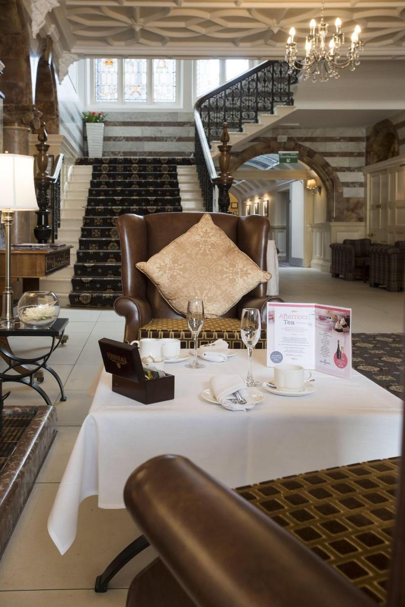 Crown & Mitre Sure Hotel Collection by BW - Lobi