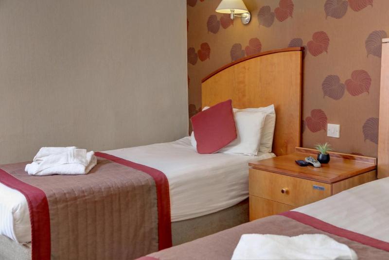 Crown & Mitre Sure Hotel Collection by BW - Oda