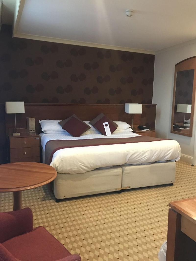 Crown & Mitre Sure Hotel Collection by BW - Oda