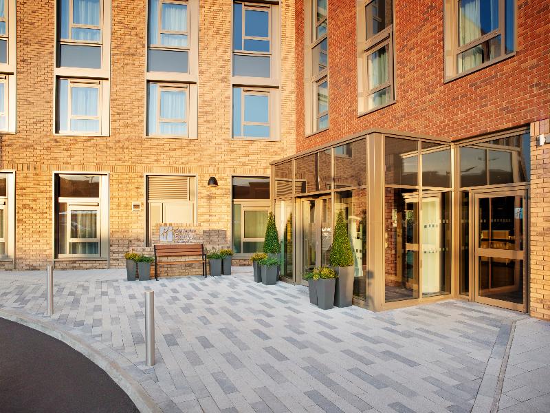 Holiday Inn Express Cambridge West Cambourne - Lobi