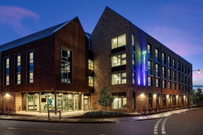 Holiday Inn Express Cambridge West Cambourne - Genel