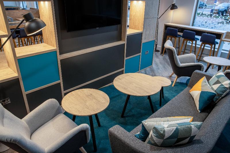 Holiday Inn Express Cambridge West Cambourne - Genel
