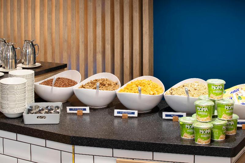 Holiday Inn Express Cambridge West Cambourne - Restoran