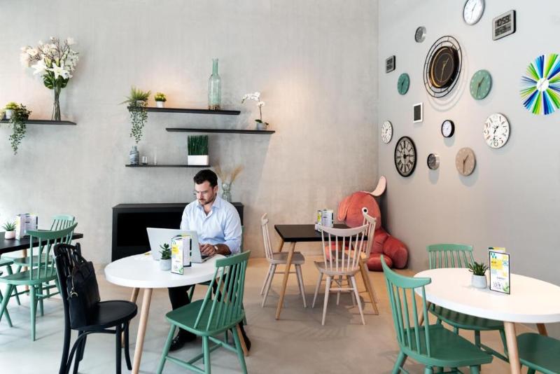 B&B HOTEL Basel - Lobi