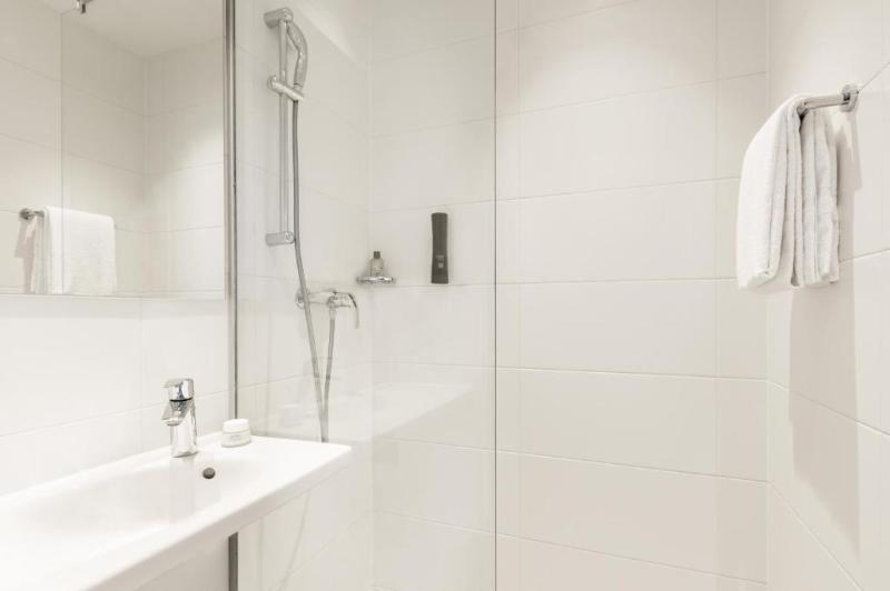 B&B HOTEL Basel - Oda