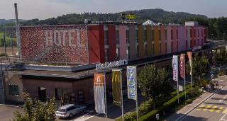B&B HOTEL Lully 3 Lacs otel fotoğrafı