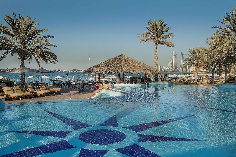 Radisson Blu Hotel & Resort, Abu Dhabi Corniche - Havuz