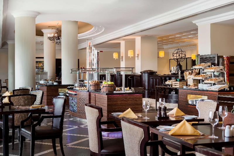Radisson Blu Hotel & Resort, Abu Dhabi Corniche - Restoran