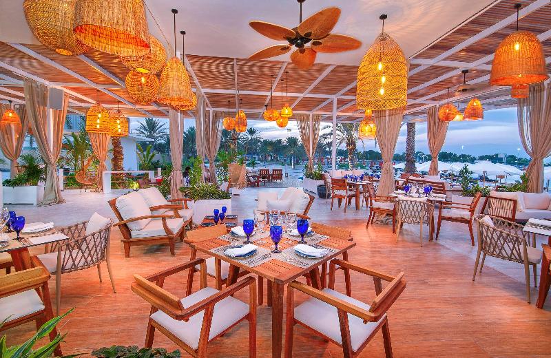 Radisson Blu Hotel & Resort, Abu Dhabi Corniche - Restoran