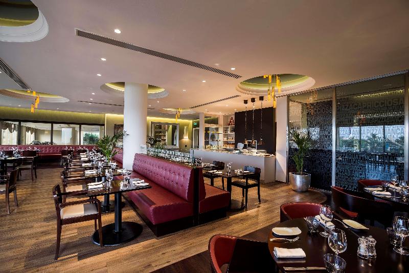 Radisson Blu Hotel & Resort, Abu Dhabi Corniche - Restoran
