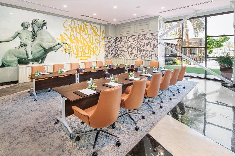 Le Meridien Abu Dhabi - Toplantı