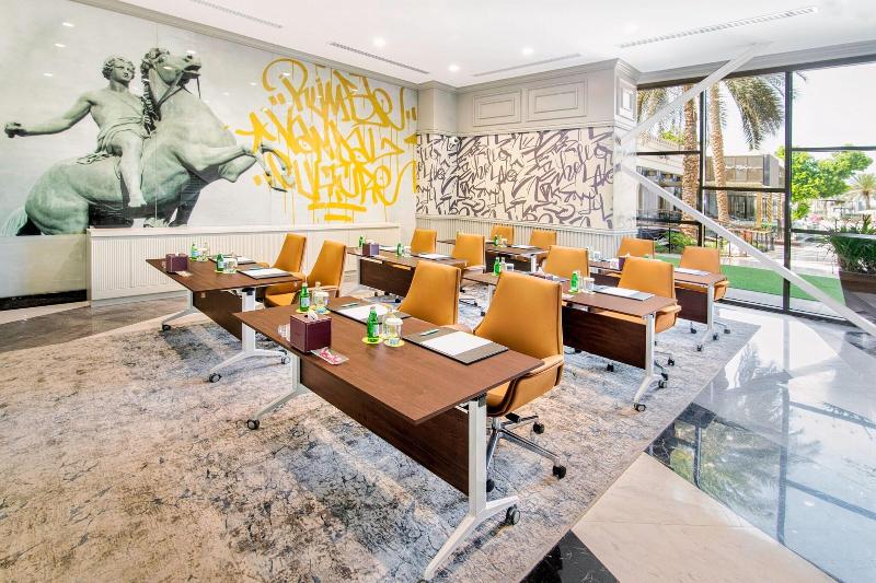 Le Meridien Abu Dhabi - Toplantı