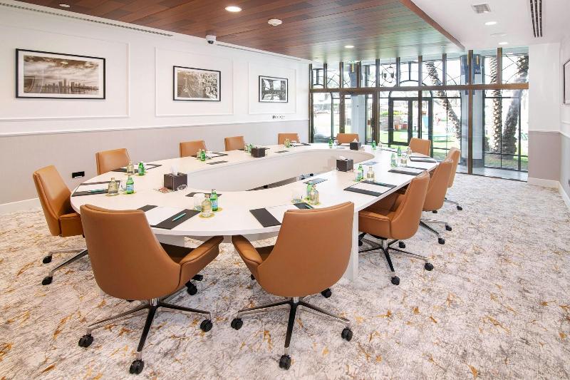 Le Meridien Abu Dhabi - Toplantı