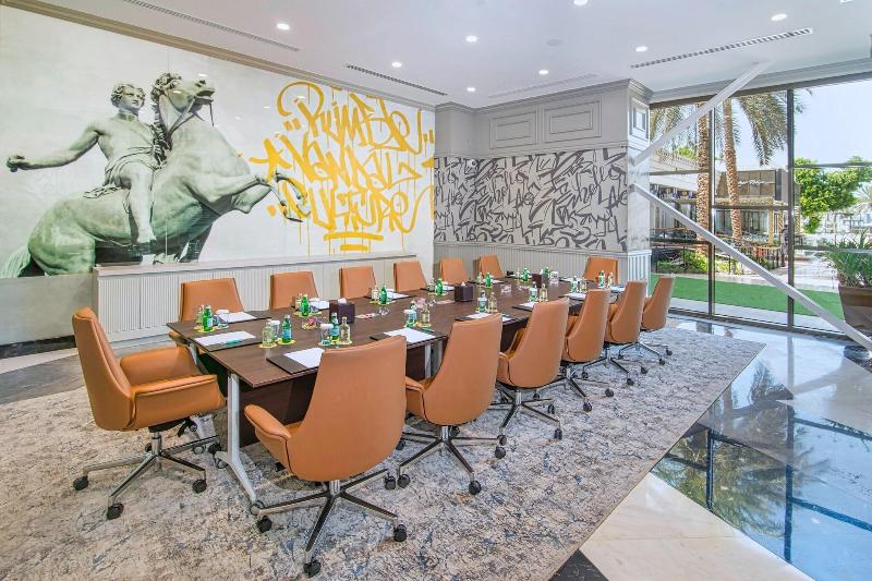 Le Meridien Abu Dhabi - Toplantı
