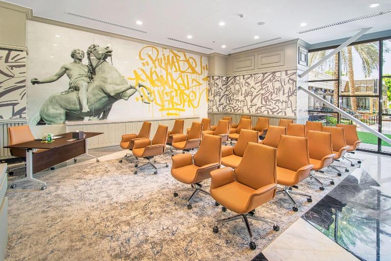 Le Meridien Abu Dhabi - Toplantı