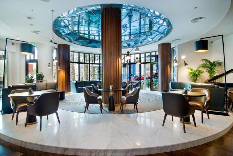 Le Meridien Abu Dhabi - Teras