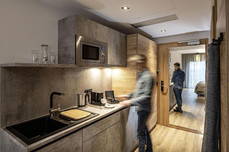 ADORO Aparthotel - Oda