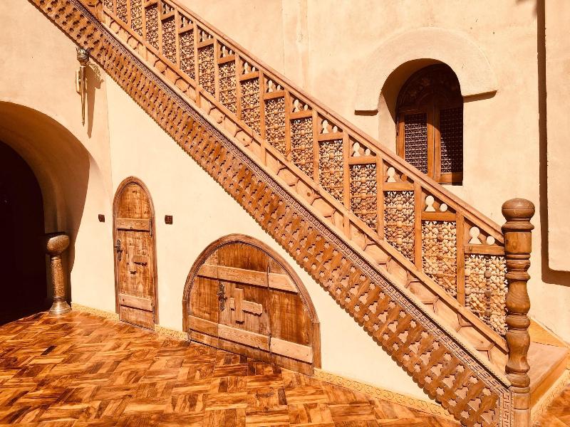 Djorff Palace - Genel