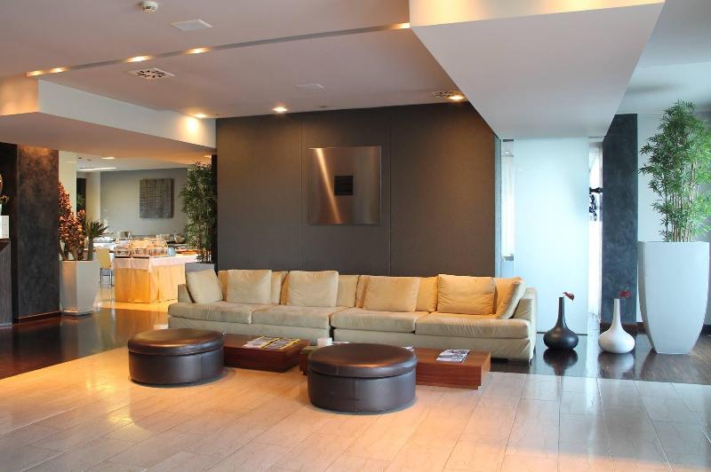 Bes Hotel Cremona Soncino - Lobi