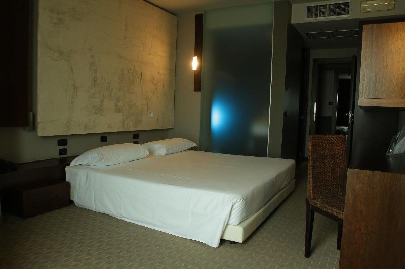 Bes Hotel Cremona Soncino - Oda