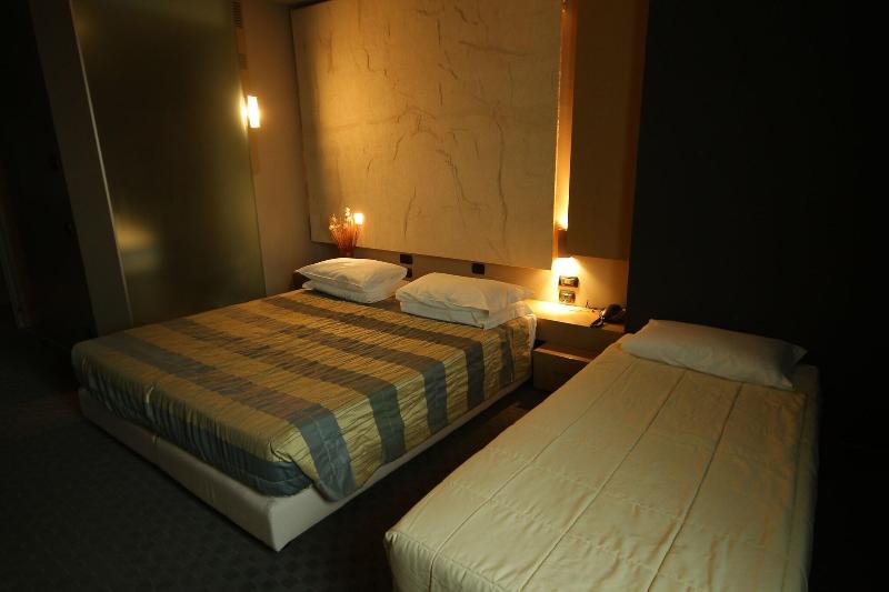 Bes Hotel Cremona Soncino - Oda