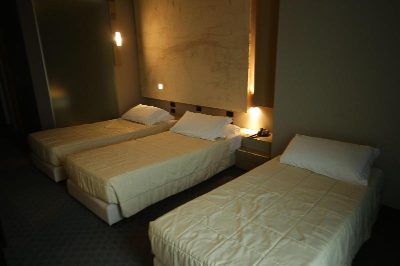 Bes Hotel Cremona Soncino - Oda