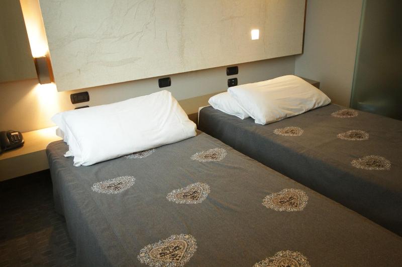 Bes Hotel Cremona Soncino - Oda