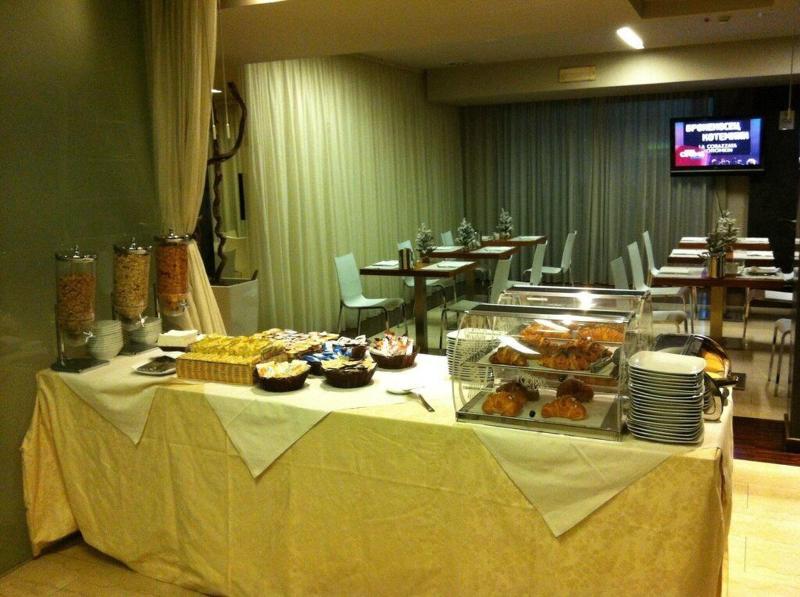 Bes Hotel Cremona Soncino - Restoran