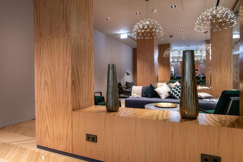 9Hotel Paquis - Lobi