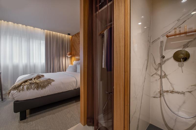 9Hotel Paquis - Oda