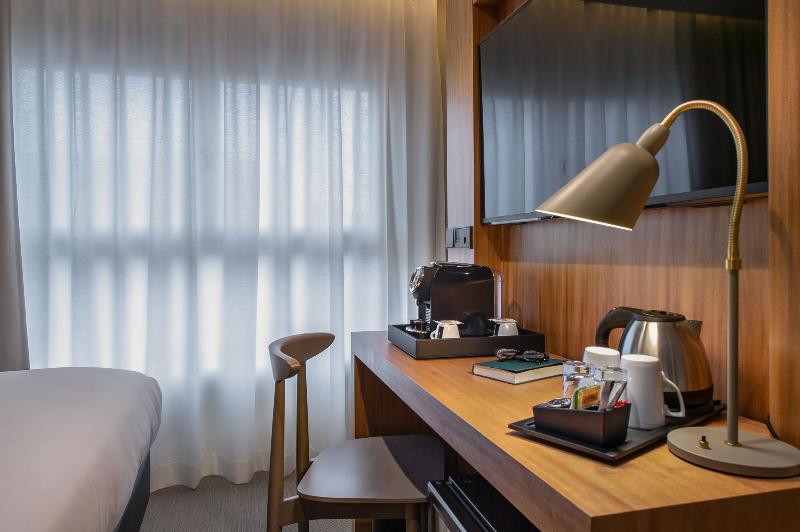 9Hotel Paquis - Oda