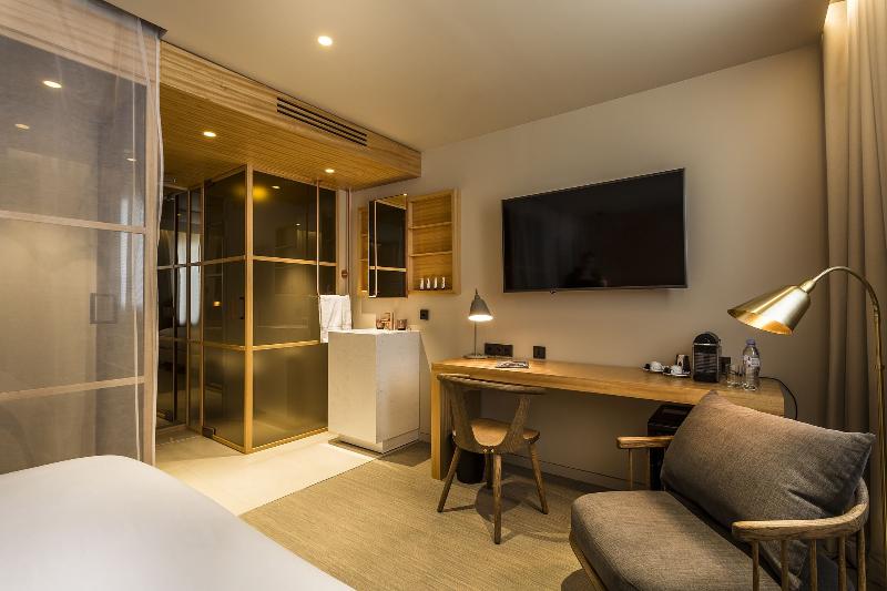 9Hotel Paquis - Oda