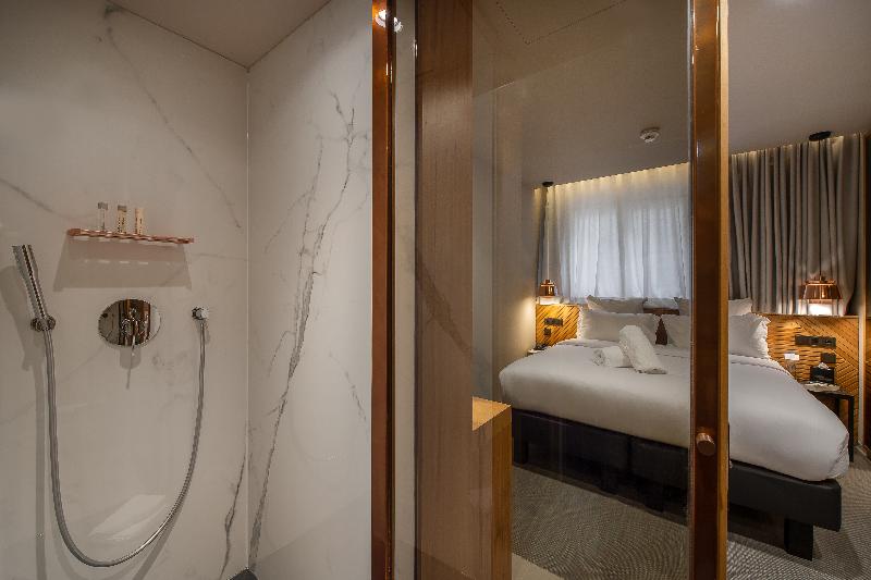 9Hotel Paquis - Oda