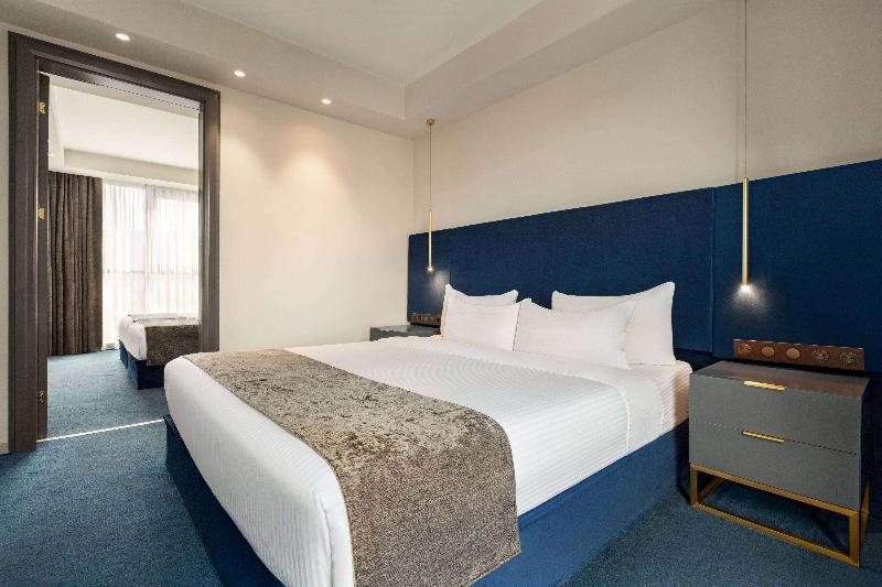Ramada by Wyndham Tbilisi Old City - Oda