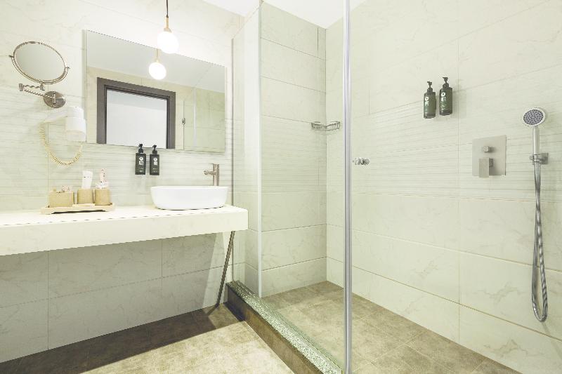 Ramada by Wyndham Tbilisi Old City - Oda
