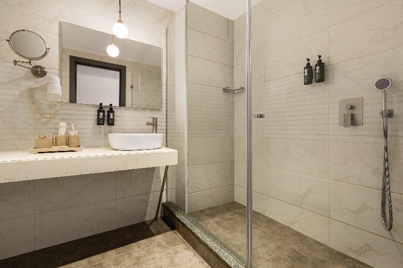 Ramada by Wyndham Tbilisi Old City - Oda
